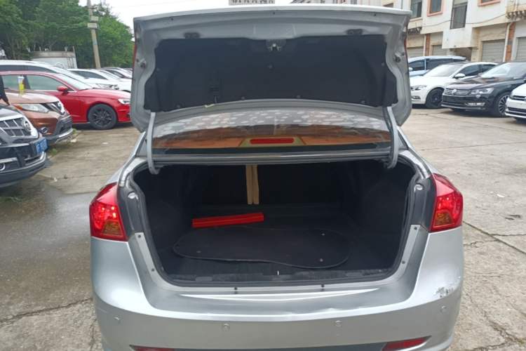 Used Buick Excelle 2013 1.5L Automatic Classic Model Trunk