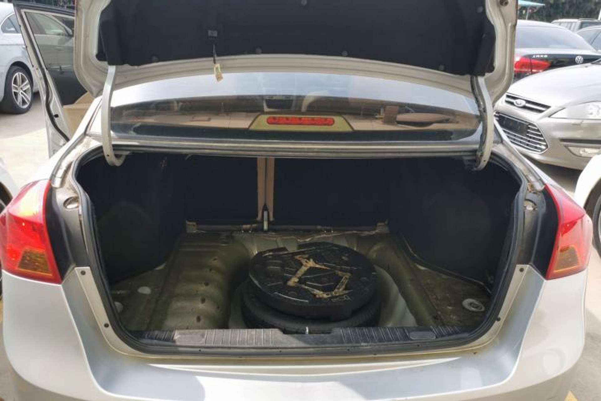 Used Buick Excelle 2013 1.5L Manual Classic Model Trunk