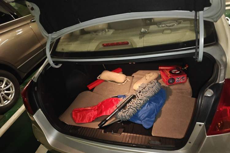 Used Buick Excelle 2013 1.5L Automatic Classic Model Trunk