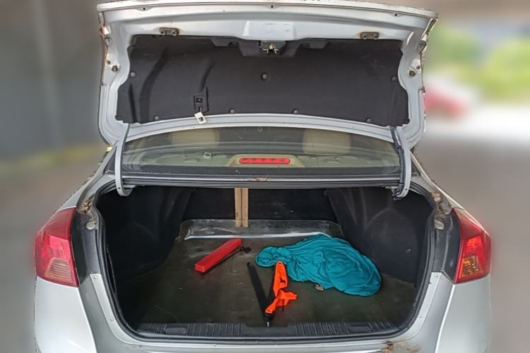 Used Buick Excelle 2013 1.5L Automatic Classic Model Trunk