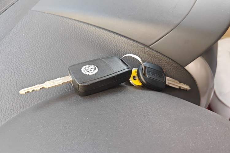 Used Buick Excelle 2013 1.5L Automatic Classic Model Vehicle Key