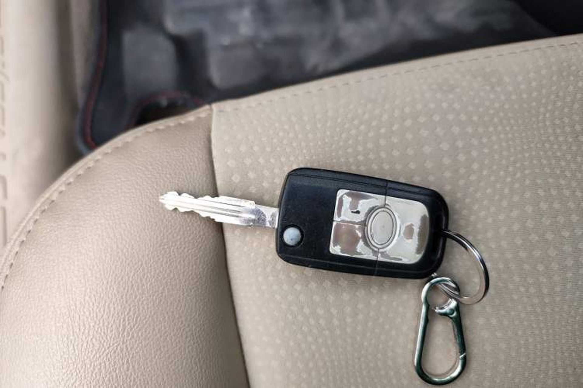 Used Buick Excelle 2013 1.5L Automatic Classic Model Vehicle Key