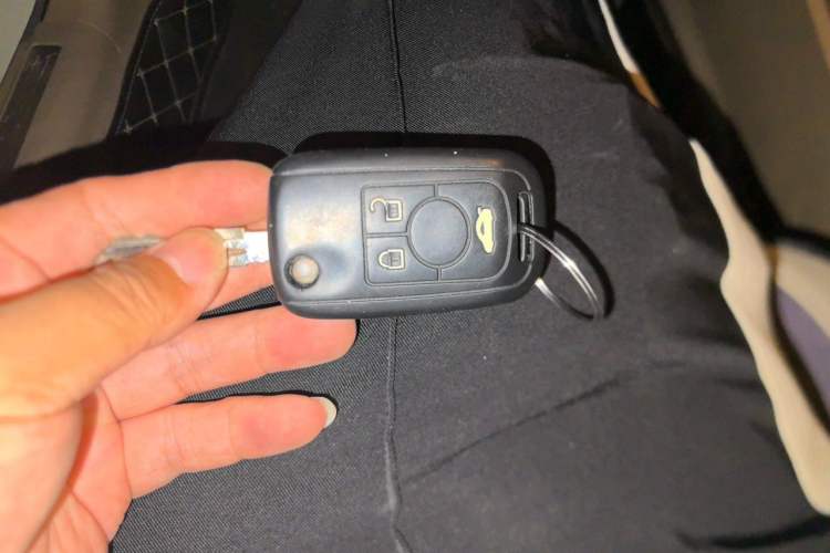 Used Buick Excelle 2013 1.5L Automatic Classic Model Vehicle Key