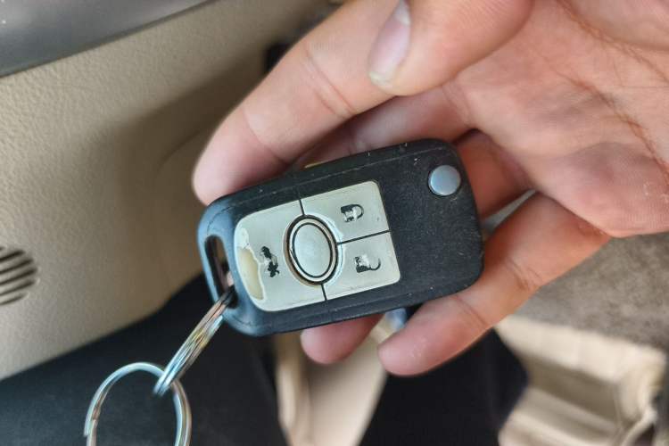Used Buick Excelle 2013 1.5L Automatic Classic Model Vehicle Key