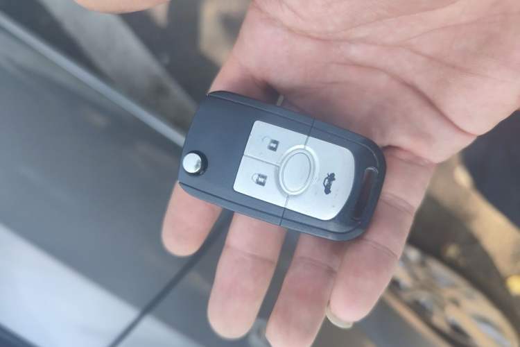 Used Buick Excelle 2013 1.5L Automatic Classic Model Vehicle Key