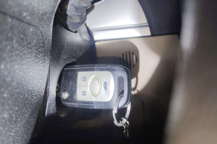 Used Buick Excelle 2013 1.5L Automatic Classic Model Vehicle Key