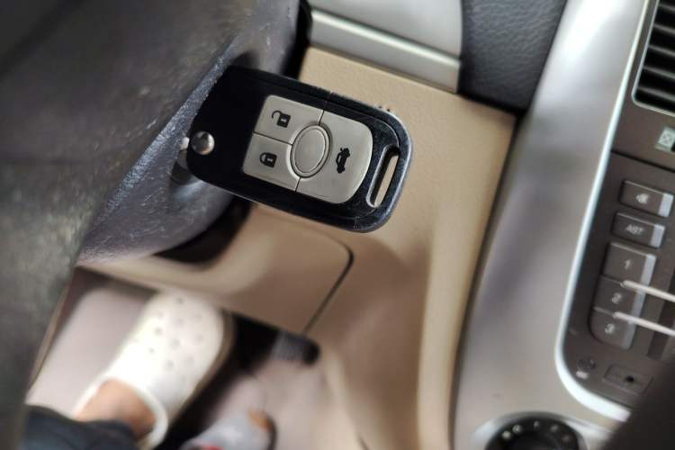 Used Buick Excelle 2013 1.5L Automatic Classic Model Vehicle Key