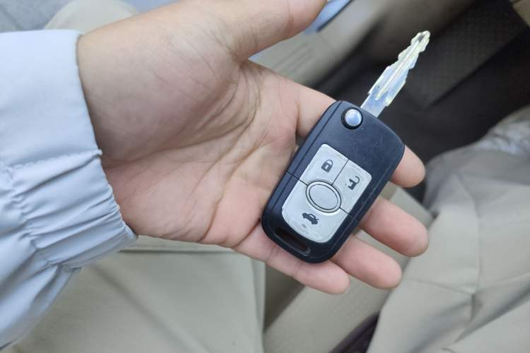 Used Buick Excelle 2013 1.5L Automatic Classic Model Vehicle Key