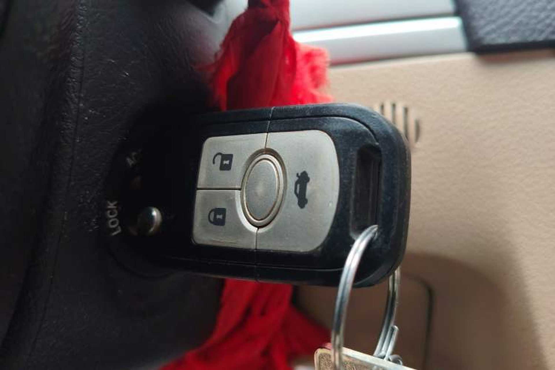 Used Buick Excelle 2013 1.5L Automatic Classic Model Vehicle Key
