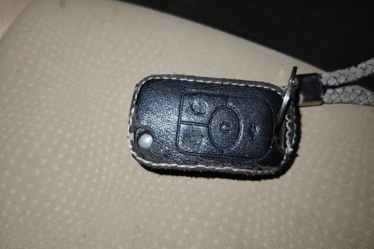 Used Buick Excelle 2013 1.5L Automatic Classic Model Vehicle Key