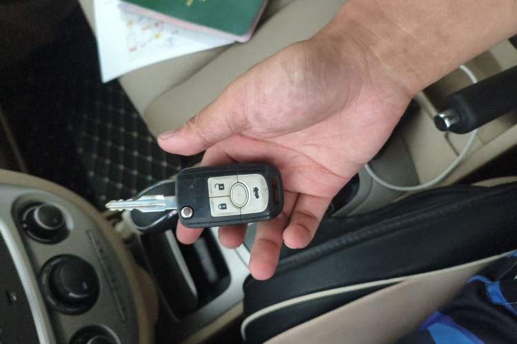 Used Buick Excelle 2013 1.5L Automatic Classic Model Vehicle Key