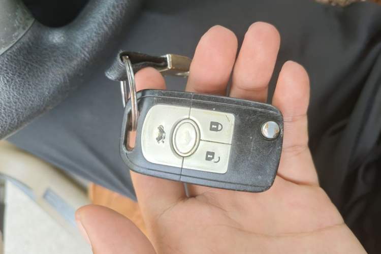 Used Buick Excelle 2013 1.5L Automatic Classic Model Vehicle Key