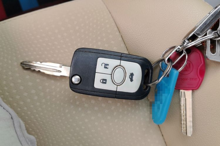 Used Buick Excelle 2013 1.5L Automatic Classic Model Vehicle Key