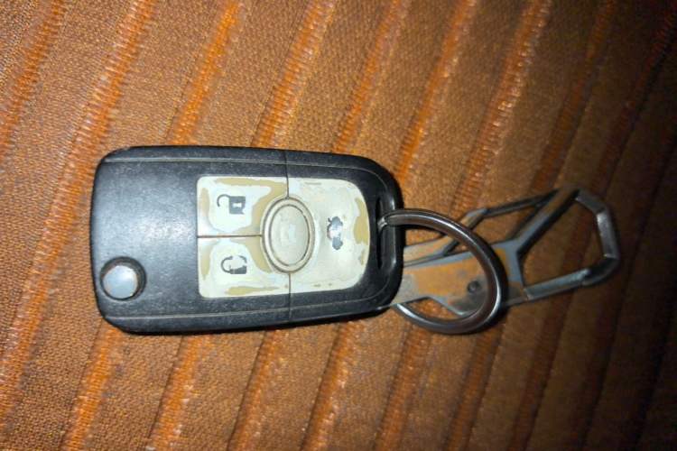 Used Buick Excelle 2013 1.5L Automatic Classic Model Vehicle Key