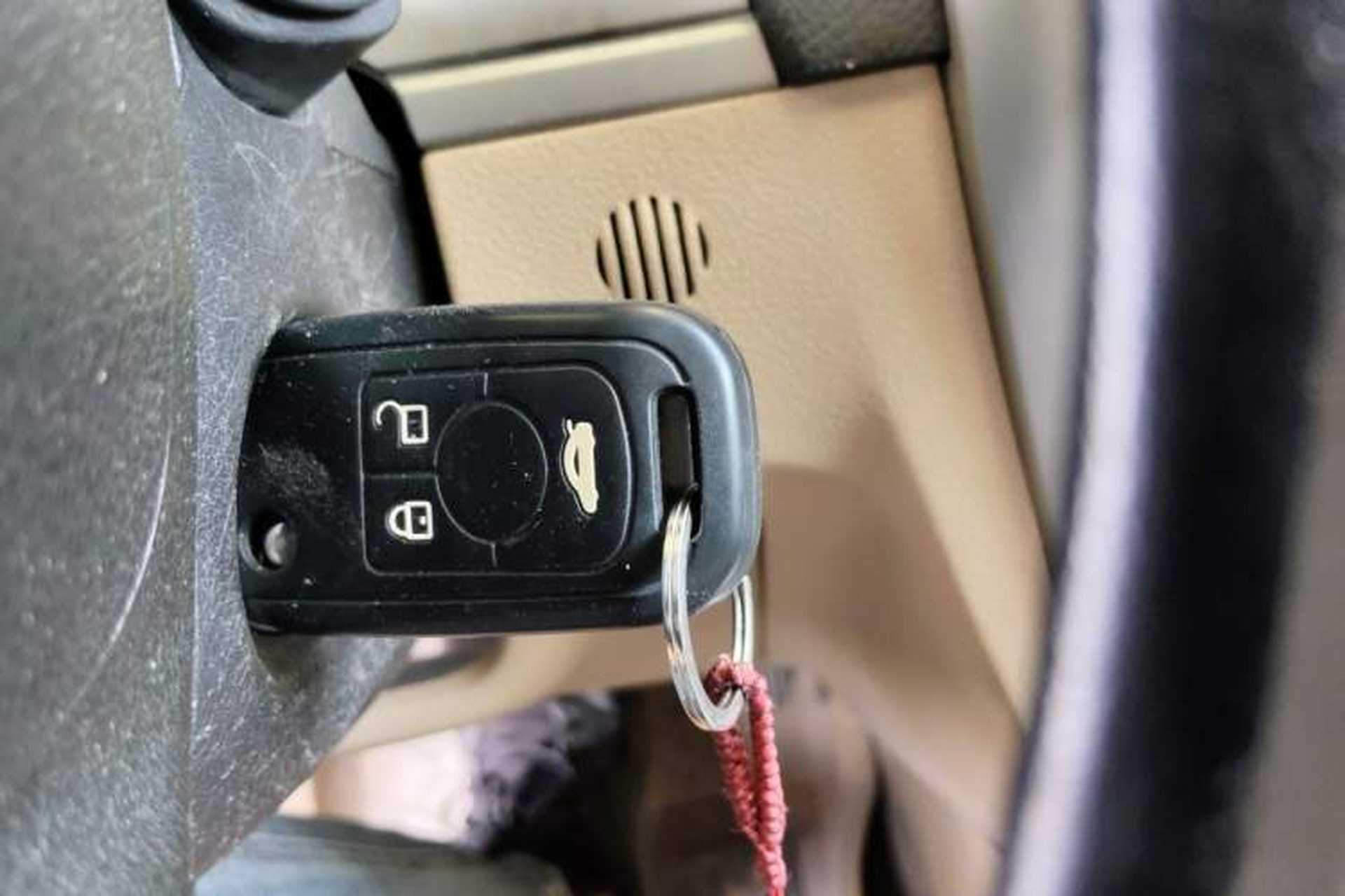 Used Buick Excelle 2013 1.5L Automatic Classic Model Vehicle Key