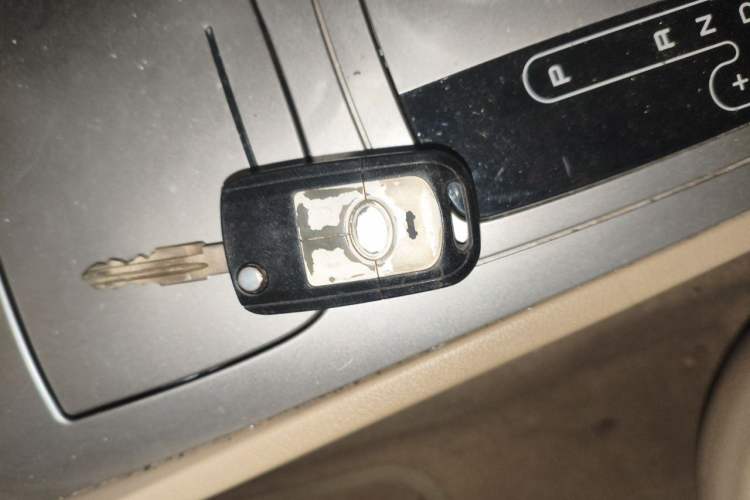 Used Buick Excelle 2013 1.5L Automatic Classic Model Vehicle Key