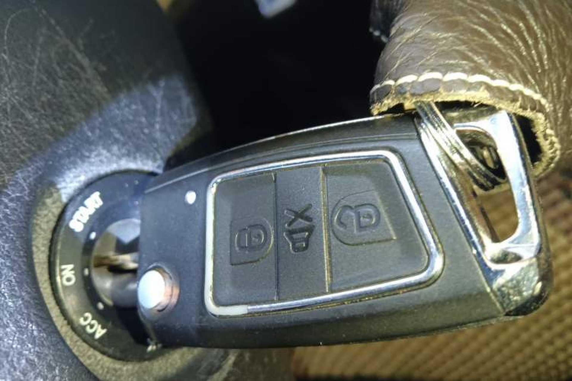 Used Buick Excelle 2013 1.5L Manual Classic Model Vehicle Key