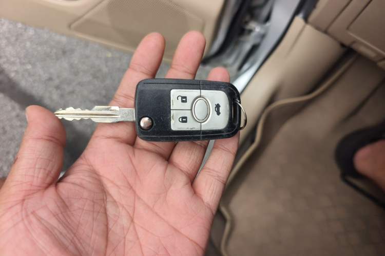 Used Buick Excelle 2013 1.5L Automatic Classic Model Vehicle Key