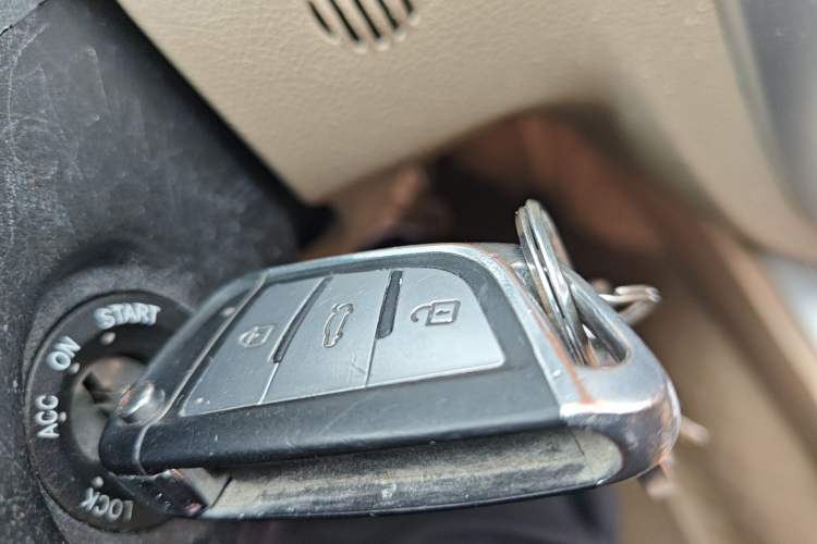 Used Buick Excelle 2013 1.5L Automatic Classic Model Vehicle Key