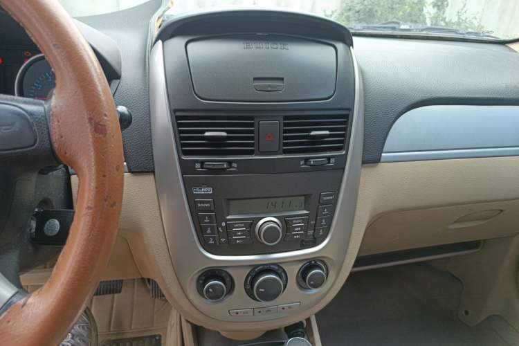 Used Buick Excelle 2013 1.5L Automatic Classic Model Audio And AC Panel