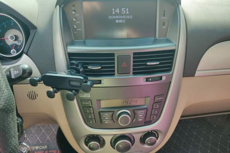 Used Buick Excelle 2013 1.5L Automatic Classic Model Audio And AC Panel