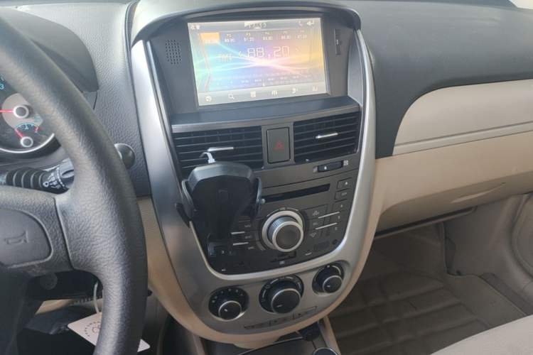 Used Buick Excelle 2013 1.5L Automatic Classic Model Audio And AC Panel