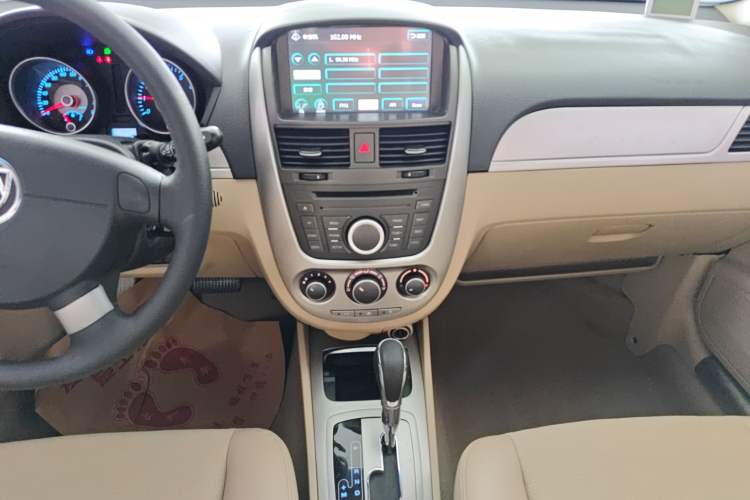 Used Buick Excelle 2013 1.5L Automatic Classic Model Audio And AC Panel