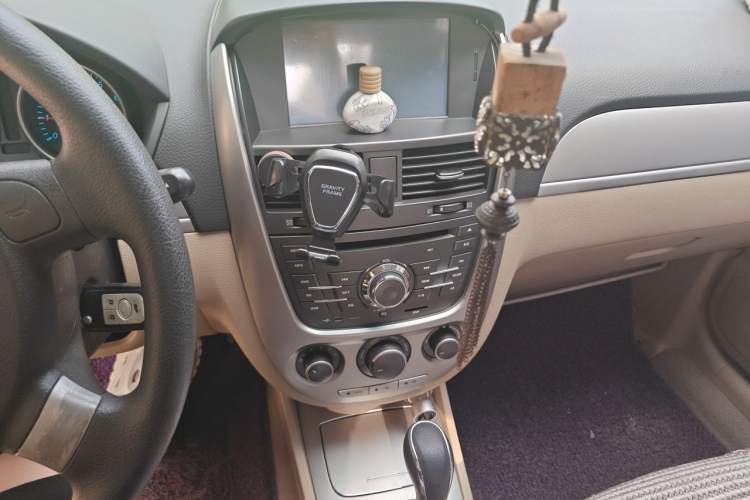 Used Buick Excelle 2013 1.5L Automatic Classic Model Audio And AC Panel