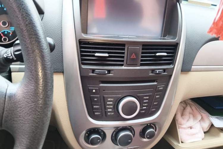 Used Buick Excelle 2013 1.5L Automatic Classic Model Audio And AC Panel