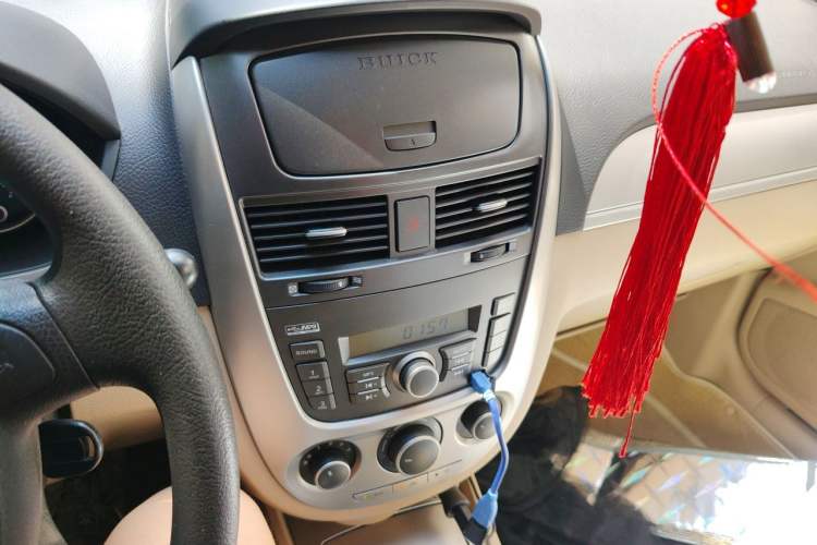 Used Buick Excelle 2013 1.5L Manual Classic Model Audio And AC Panel