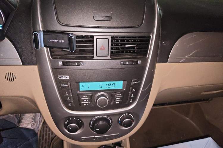 Used Buick Excelle 2013 1.5L Manual Classic Model Audio And AC Panel