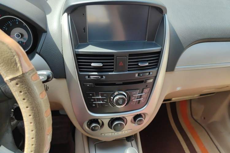 Used Buick Excelle 2013 1.5L Automatic Classic Model Audio And AC Panel
