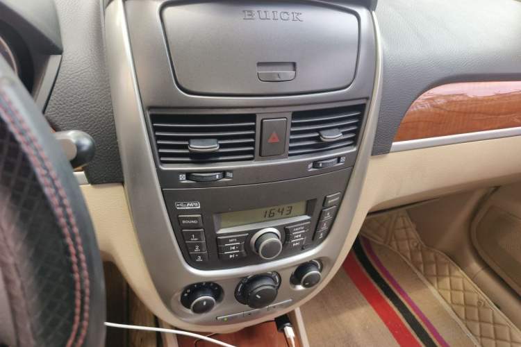 Used Buick Excelle 2013 1.5L Manual Luxury Model Audio And AC Panel