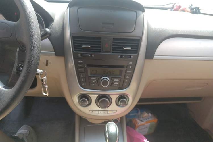 Used Buick Excelle 2013 1.5L Automatic Classic Model Audio And AC Panel