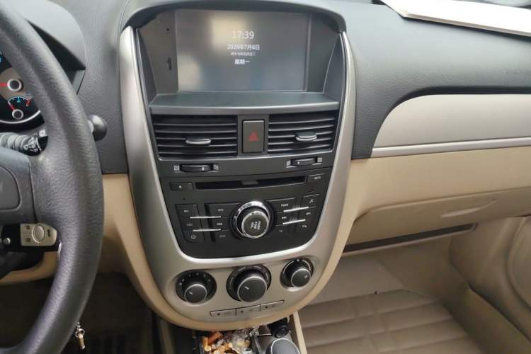Used Buick Excelle 2013 1.5L Automatic Classic Model Audio And AC Panel