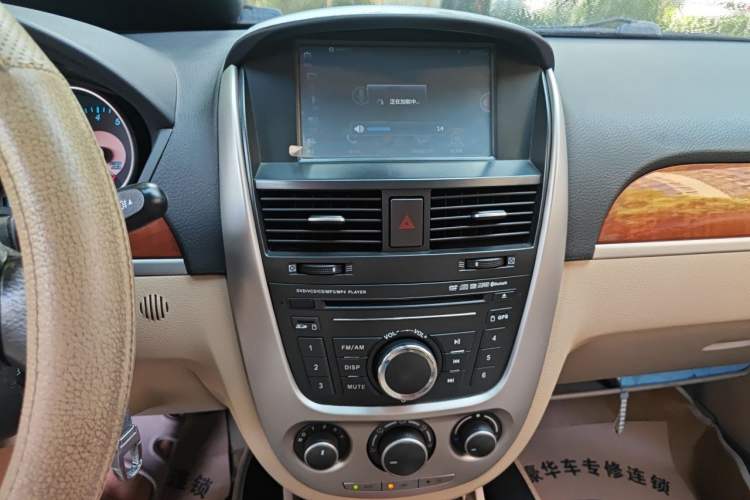 Used Buick Excelle 2013 1.5L Automatic Luxury Model Audio And AC Panel