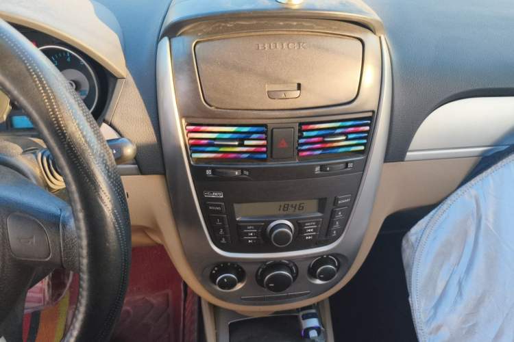 Used Buick Excelle 2013 1.5L Manual Classic Model Audio And AC Panel