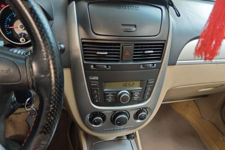 Used Buick Excelle 2013 1.5L Manual Classic Model Audio And AC Panel
