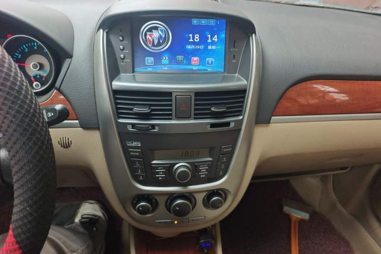 Used Buick Excelle 2013 1.5L Manual Luxury Model Audio And AC Panel