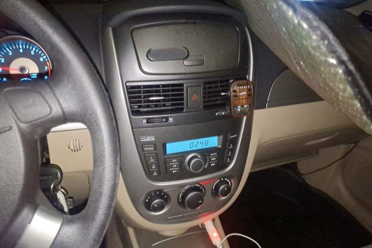 Used Buick Excelle 2013 1.5L Manual Classic Model Audio And AC Panel