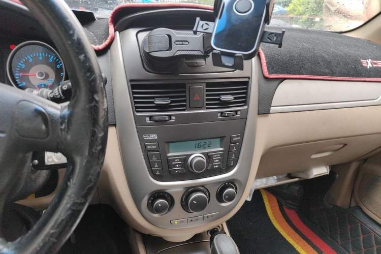Used Buick Excelle 2013 1.5L Automatic Classic Model Audio And AC Panel