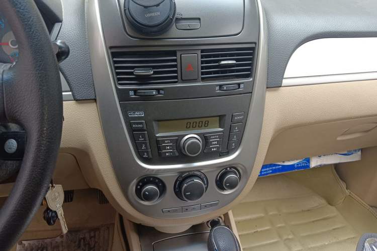 Used Buick Excelle 2013 1.5L Automatic Classic Model Audio And AC Panel