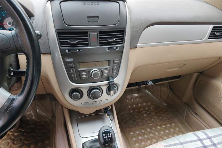 Used Buick Excelle 2013 1.5L Manual Classic Model Audio And AC Panel