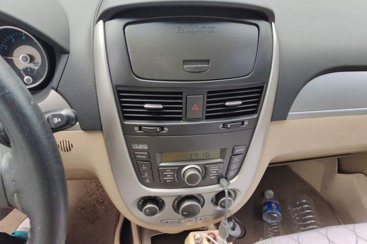 Used Buick Excelle 2013 1.5L Automatic Classic Model Audio And AC Panel