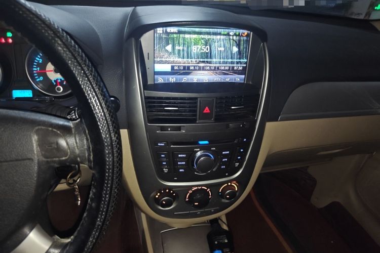 Used Buick Excelle 2013 1.5L Manual Classic Model Audio And AC Panel