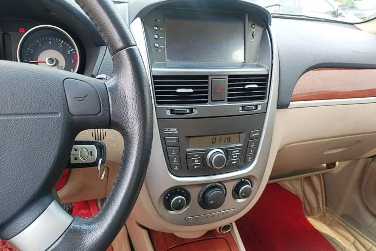 Used Buick Excelle 2013 1.5L Manual Luxury Model Audio And AC Panel