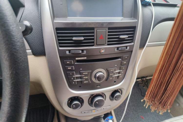 Used Buick Excelle 2013 1.5L Automatic Classic Model Audio And AC Panel