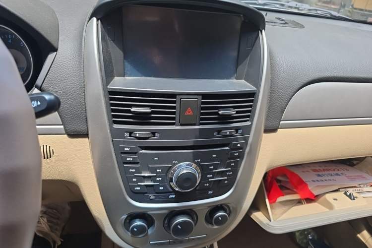 Used Buick Excelle 2013 1.5L Manual Classic Model Audio And AC Panel