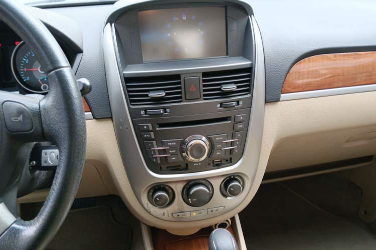 Used Buick Excelle 2013 1.5L Automatic Luxury Model Audio And AC Panel