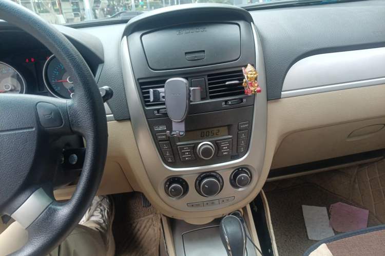 Used Buick Excelle 2013 1.5L Automatic Classic Model Audio And AC Panel